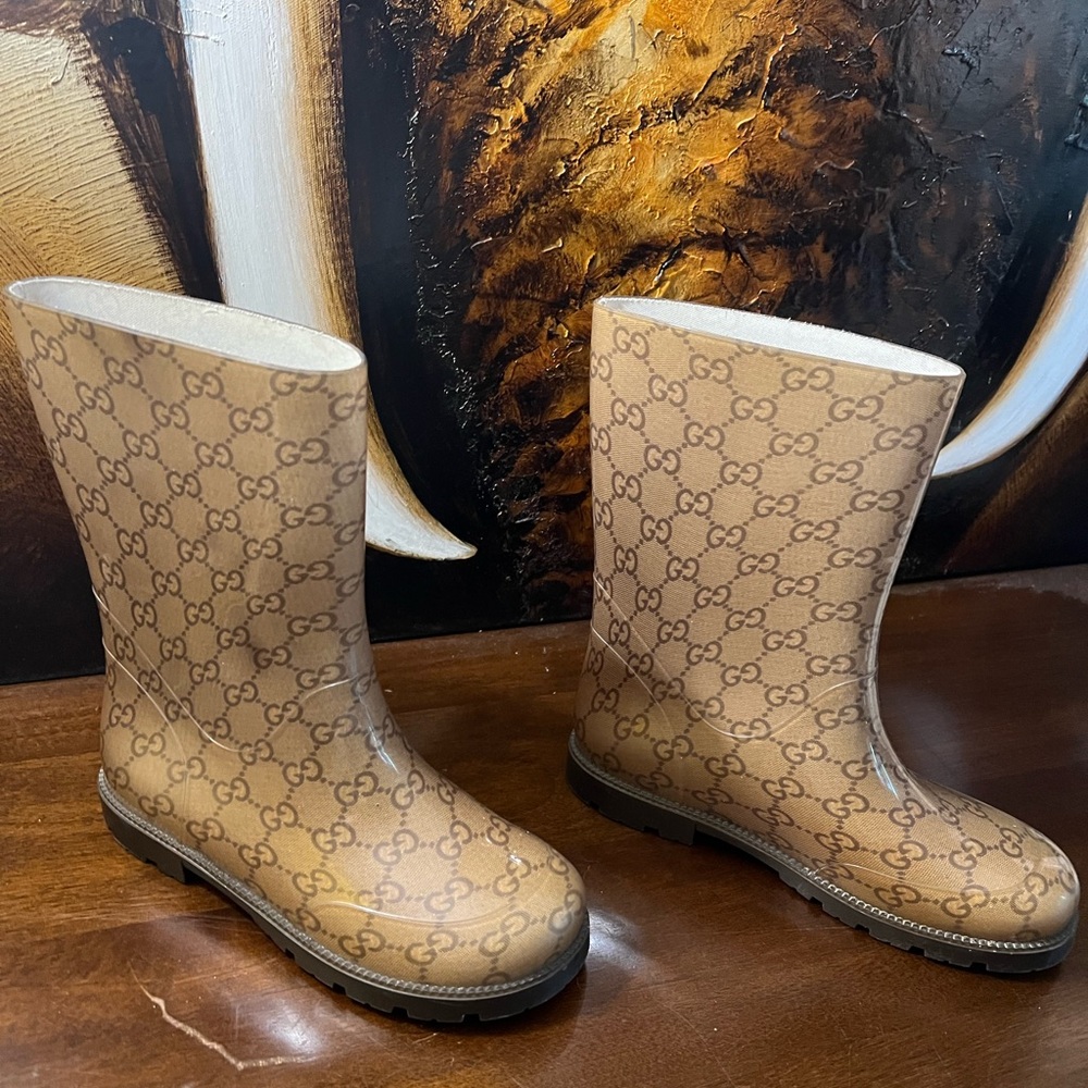 Authentic Gucci Rain/Snow Boots. Size 33